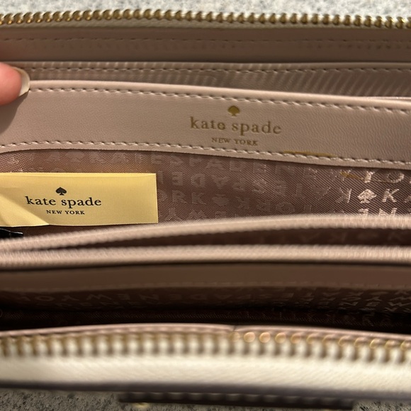 Kate Spade NY ♠️ EUC Neda Grove Street White/Cream & Tan Zipper Leather Wallet - Picture 5 of 7